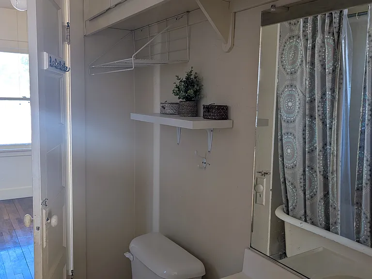 444 Vine St — Photo 8