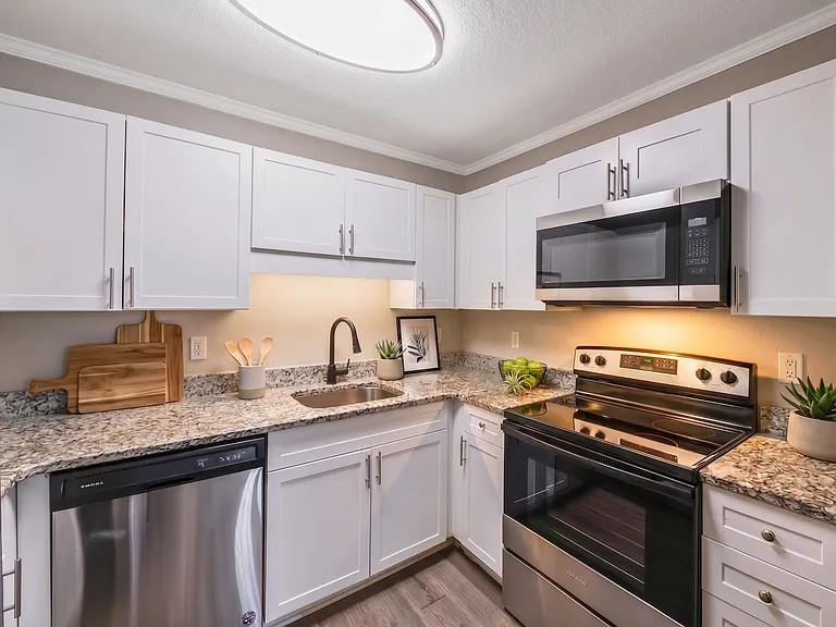 Summerlyn Place — Photo 46