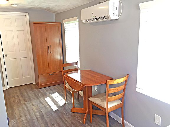 4th image of 18 Lakeview Dr