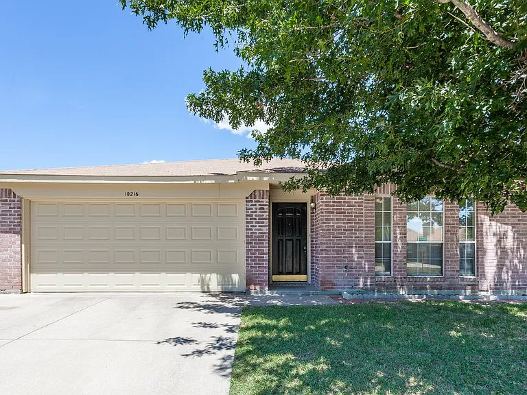10216 Aurora Dr — Photo 1