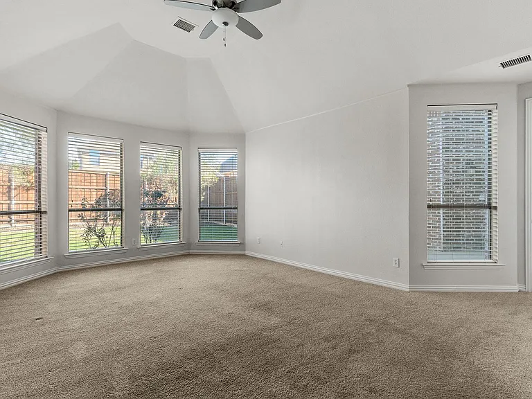 4542 Carraway Dr — Photo 20