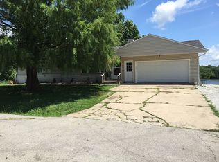 1816 Hunter Rd, Trenton, MO 64683