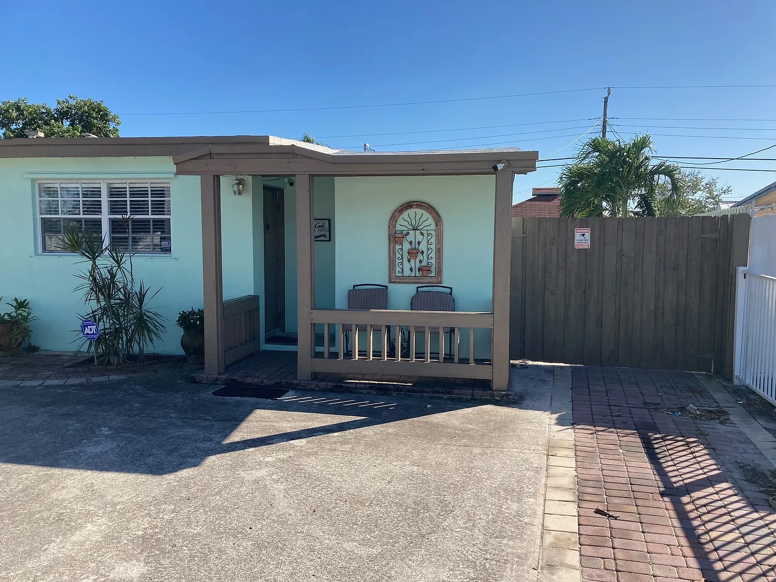 3 bed, 1000 sqft, $3,000 — Photo 2