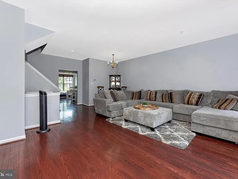 124 Cavenrock Ct — Photo 11