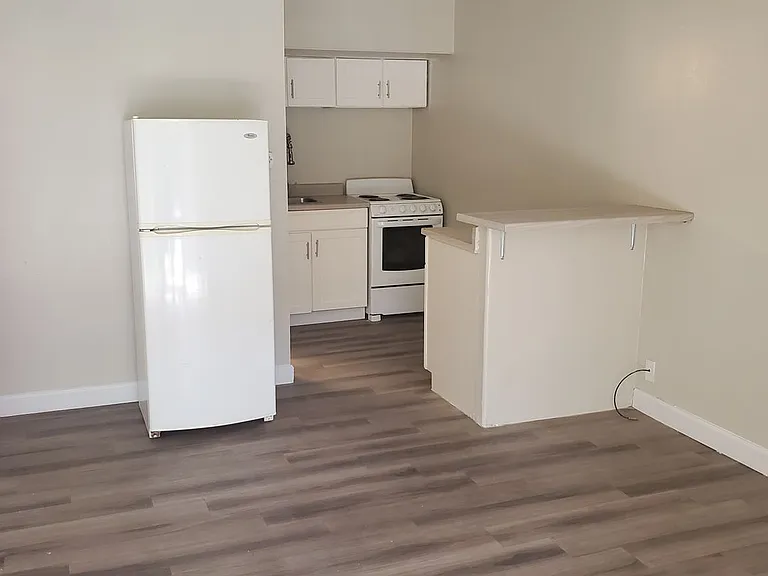 722 E San Lorenzo Rd — Photo 3