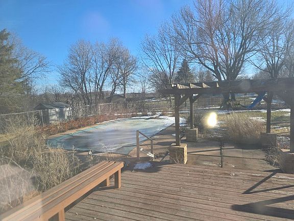 5th image of 15 Birch Ave