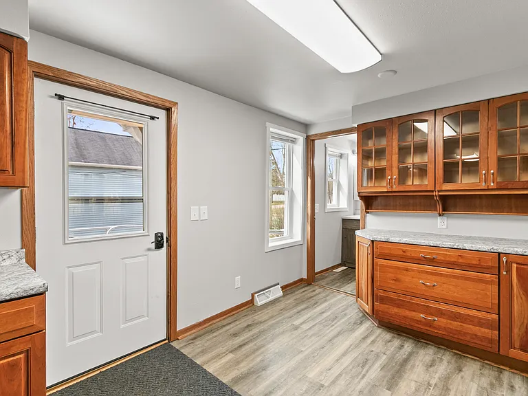 156 S Washington St — Photo 12