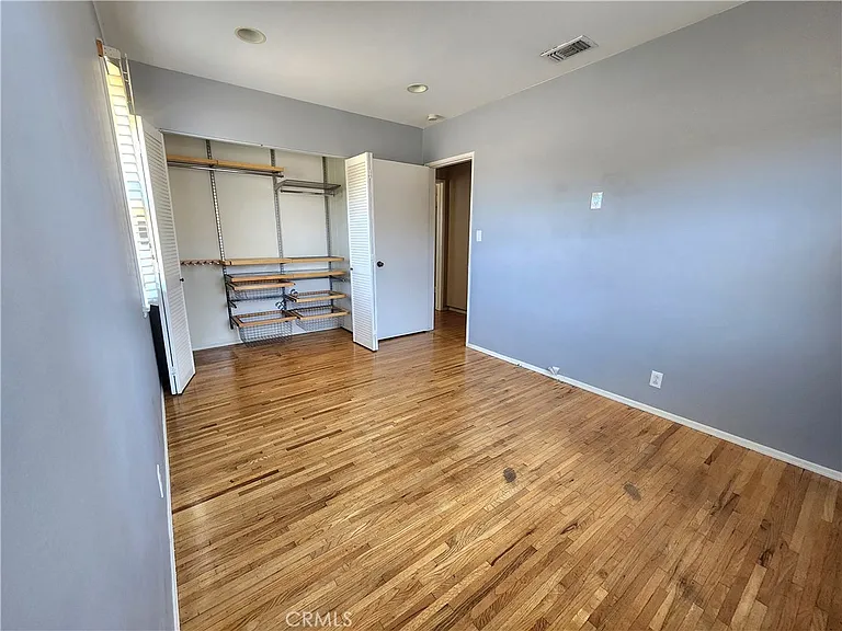 4919 Louise Ave — Photo 10