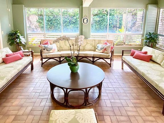 Spacious living room