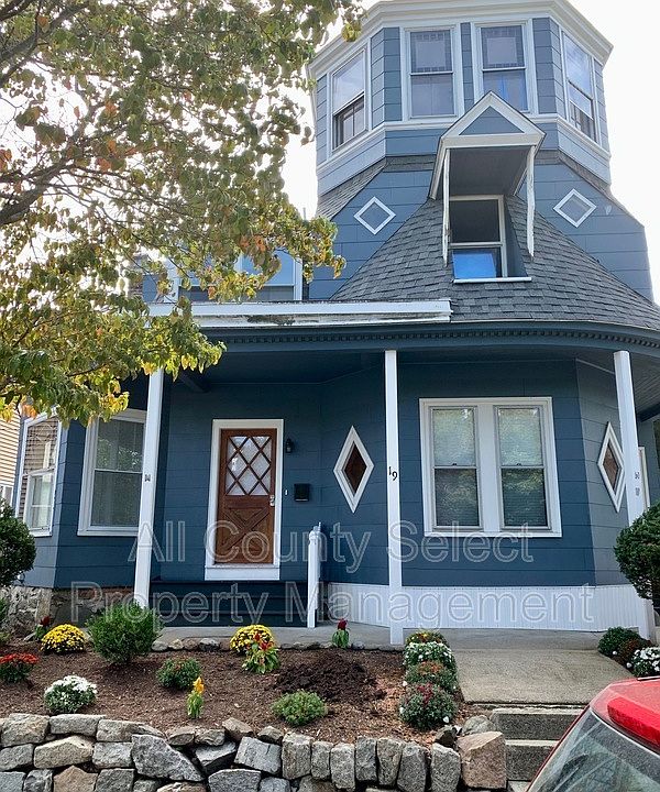 1st image of 19 Oakland St #1