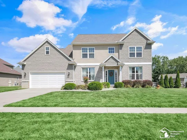 1132 Twin Lakes Dr, Temperance, MI 48182