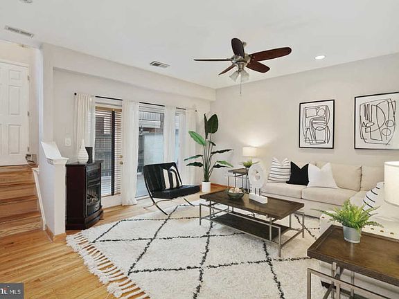 4th image of 212 S 24th St #2419