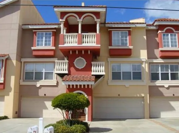 118 131st Ave E #3, Madeira Beach, FL 33708