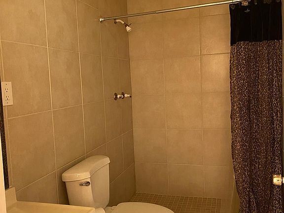 4th image of 5320 Lopez Ln