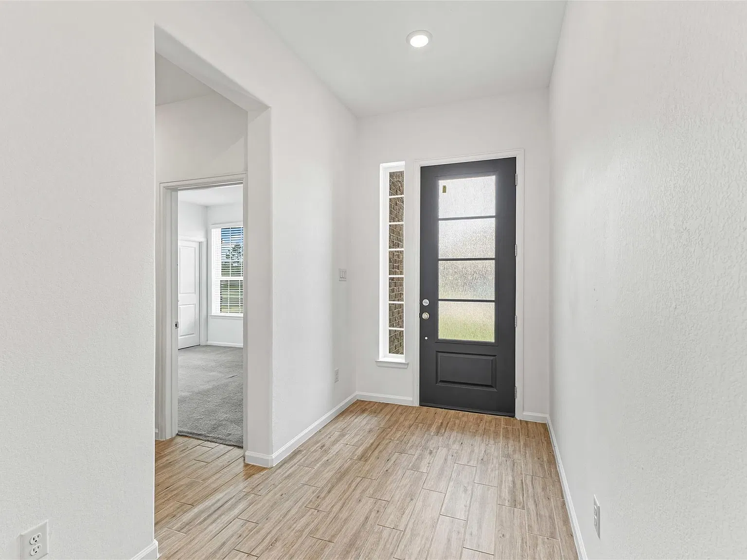 3 bed, 2.5 bath, 2331 sqft, $2,800 — Photo 4