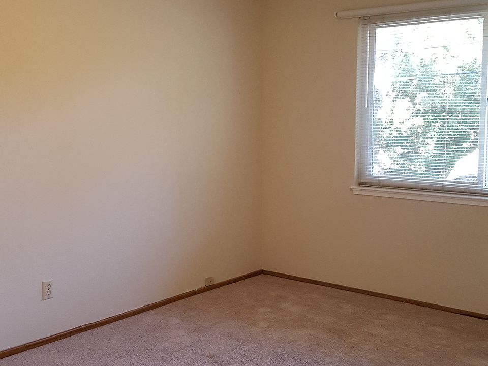 2nd image of 1309 Laurel St APT 2