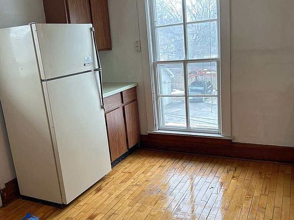 4th image of 326-328 S Main St #326