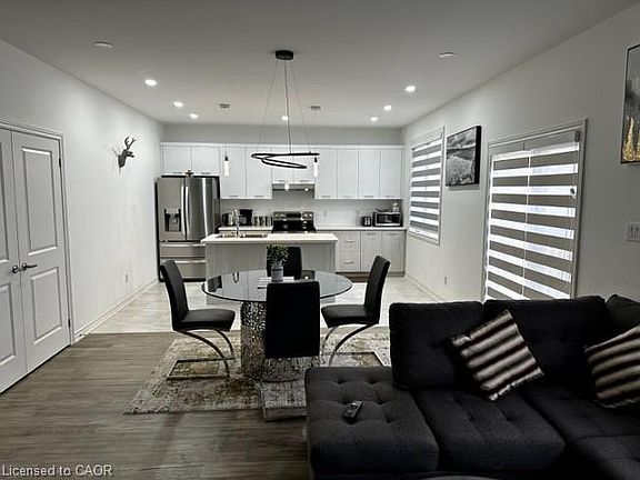 4th image of 135 Rosie St