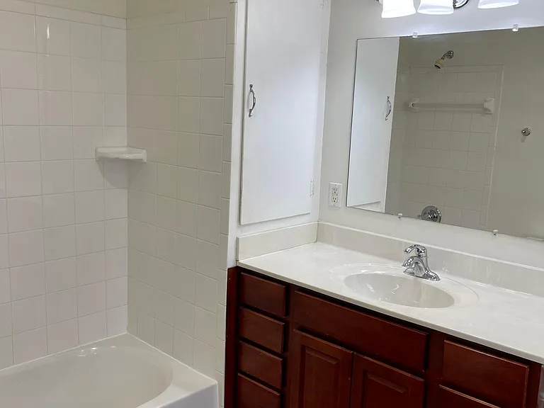 Main bathroom