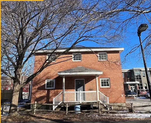 9 Center St #B