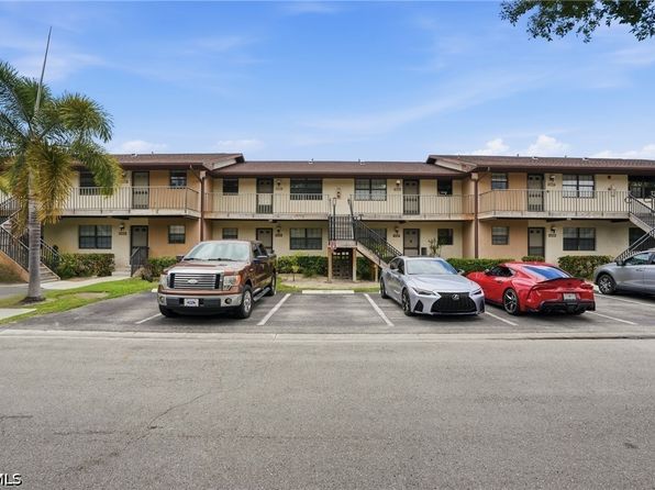 5323 Treetops Dr #T-203, Naples, FL 34113