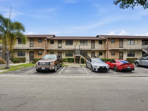 5323 Treetops Dr #T-203, Naples, FL 34113