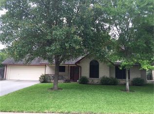 360 Northpointe Ave, La Grange, TX 78945