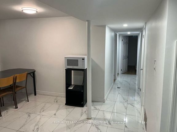 3rd image of 8 Digby Cres #Basement