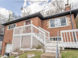 670 Forest Cir, South Charleston, WV 25303
