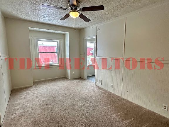 2nd image of 3235 Huggins Ave