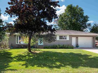 517 Smith St, Waupaca, WI 54981