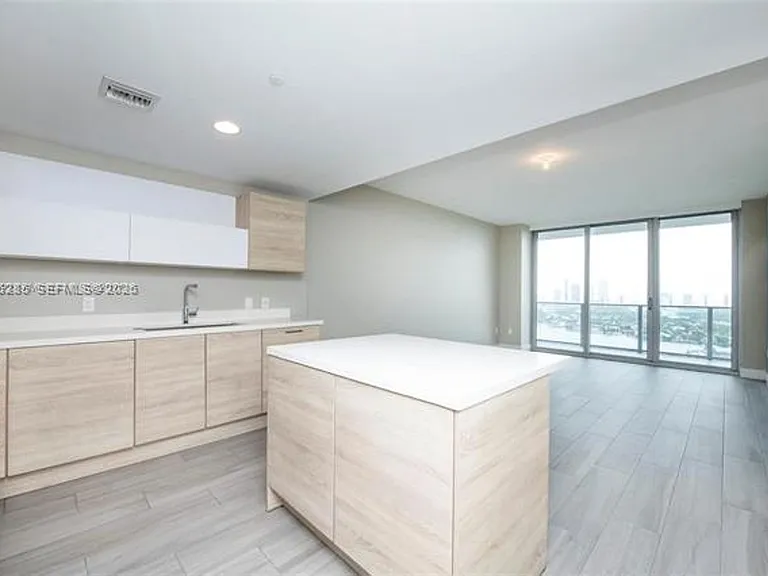 16385 Biscayne Blvd #2616 — Photo 4