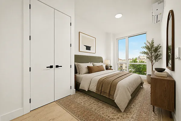 Bedroom, photo 1