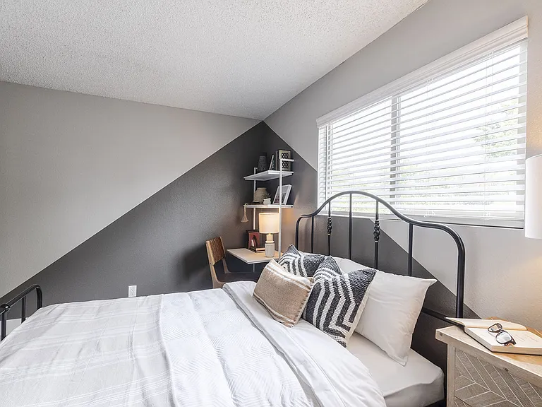The Luxe Apartments — Photo 16