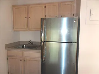 Rented by R New York