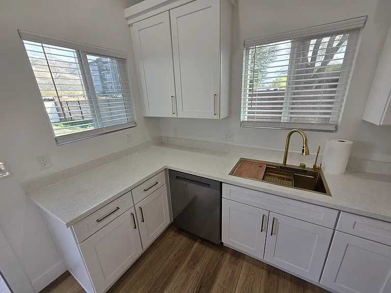 2736 Grant Ave — Photo 4