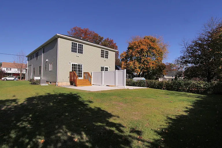 10 Lathrop Ave #B — Photo 14