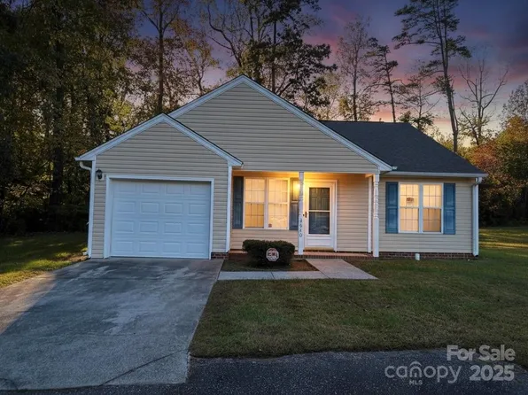 3640 Cheshire Woods Dr, Winston Salem, NC 27106