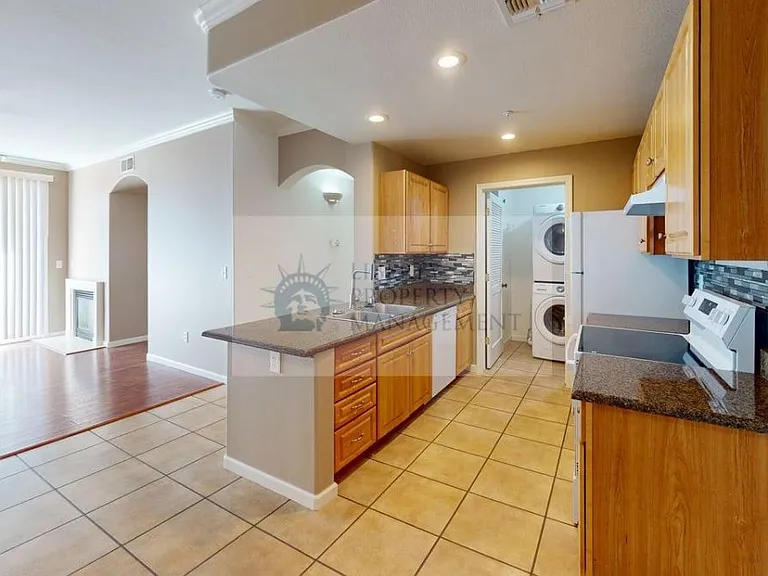 1360 Shady Ln #431 — Photo 2