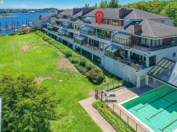 5250 S Landing Square Dr #13, Portland, OR 97239