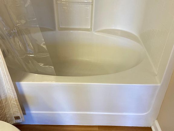 Master bath soaking tub