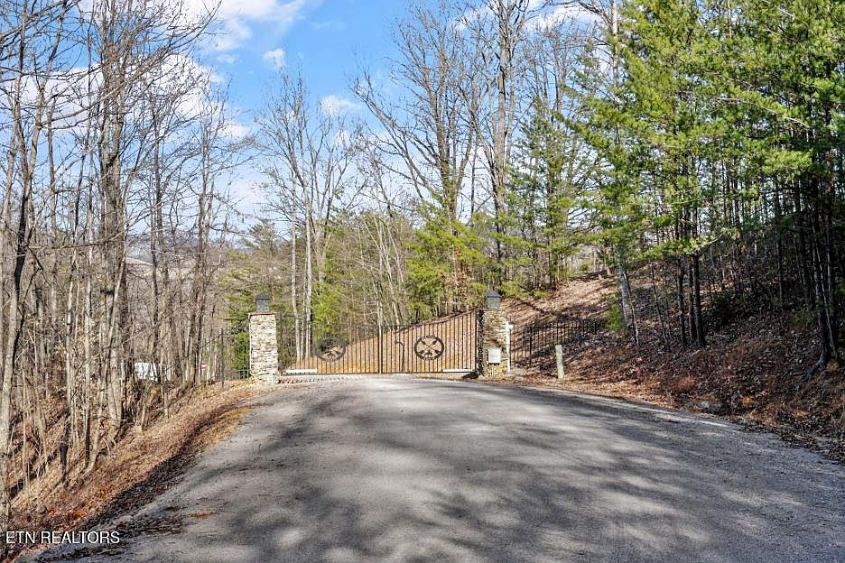 1st image of 117 Indian Ridge Dr