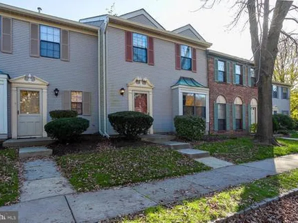 4 Britton Ct, Lawrence Township, NJ 08648