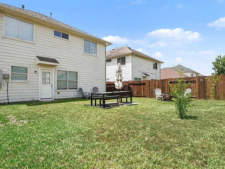 9039 Serena Ln — Photo 33