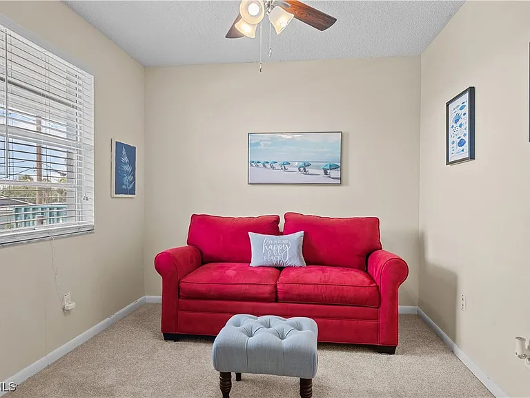 1005 SE 40th St #10 — Photo 4