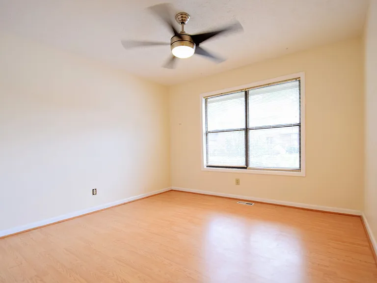 206 Villa Dr — Photo 8