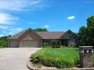 4600 NE Kendall Wood Dr, Topeka, KS 66617