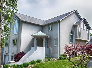118 Saint Tropez Cir, Beaver Falls, PA 15010