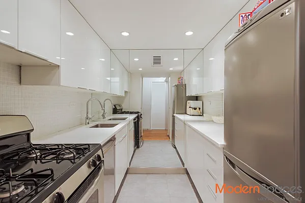 Sold by Modern Spaces | media 25