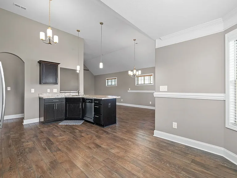 515 Sourwood Dr — Photo 11